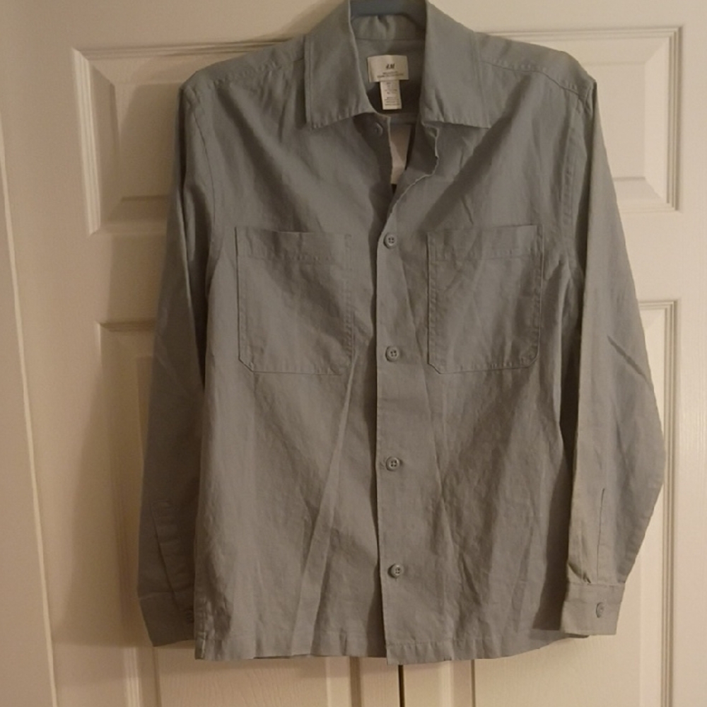 H&M Light Gray Relaxed Fit Shirt - Small